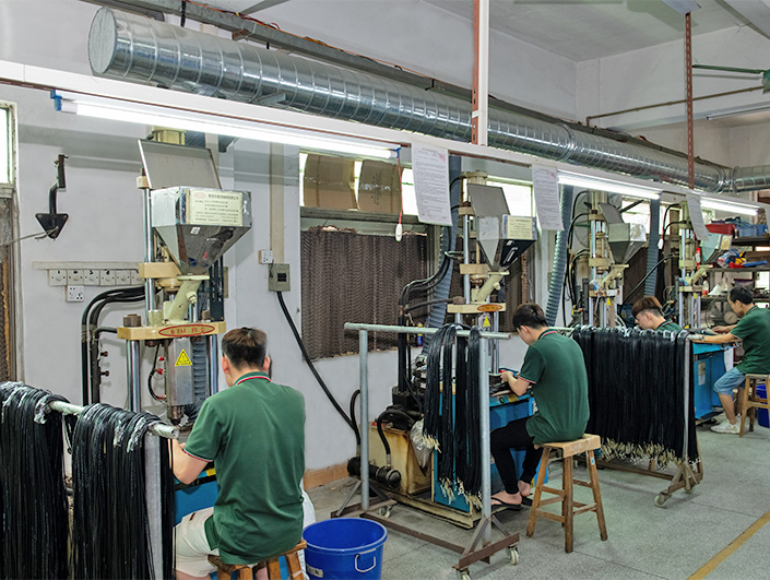 專業(yè)的電線生產(chǎn)設備和能力